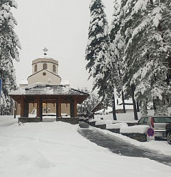 Χειμερινή ειδυλλιακή Εκκλησία της Μεταμόρφωσης του Κυρίου Zlatibor, Čajetina