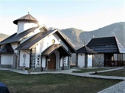 Μονή Ντουμπράβα Ζλάτιμπορ